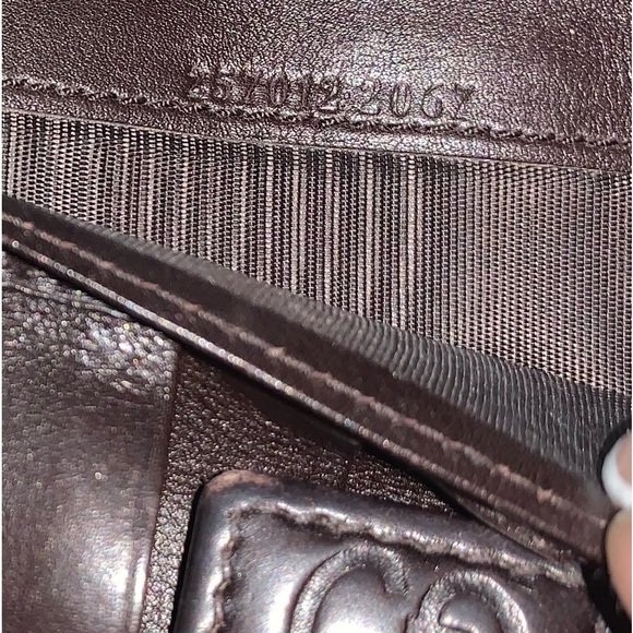 ⚡️SALE⚡️AUTHENTIC GUCCI WOMENS WALLET - Picture 8 of 9
